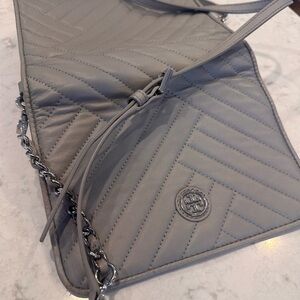 Tory birch quilted light gray shoulder cocktail hour bag